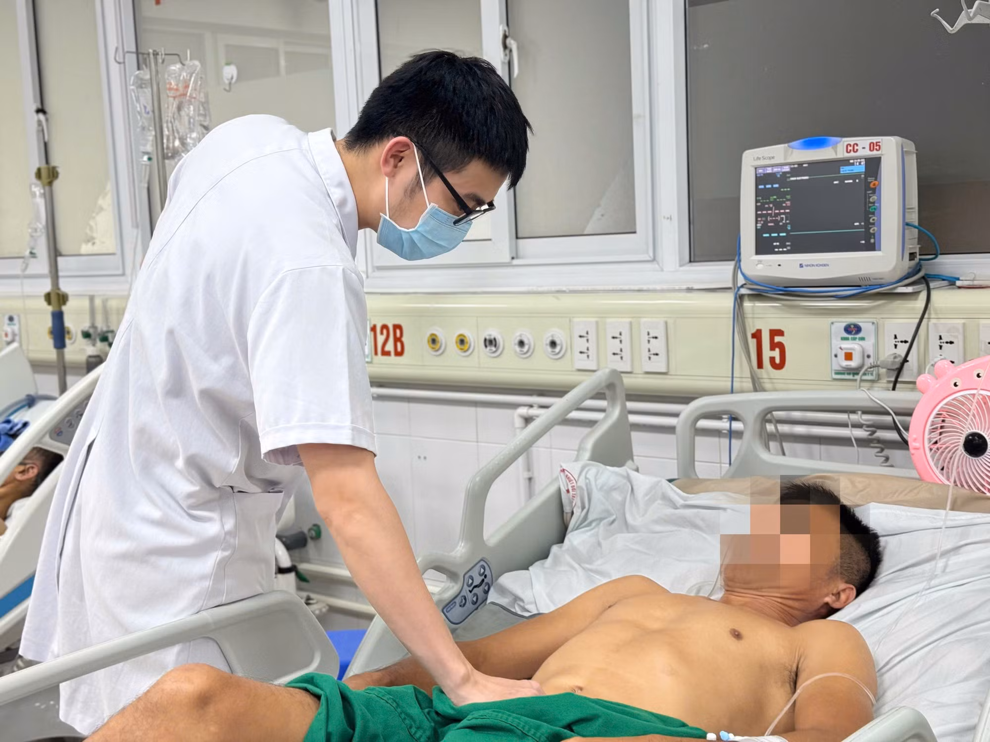 Lội nước bẩn sau mưa bão, nhiều người mắc uốn ván nguy kịch -0