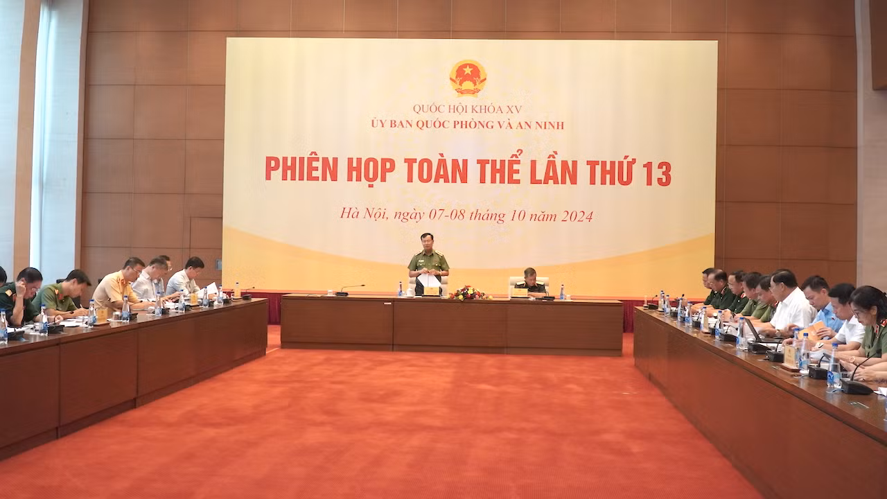 Thẩm tra báo cáo của Chính phủ về công tác đảm bảo trật tự an toàn giao thông -0