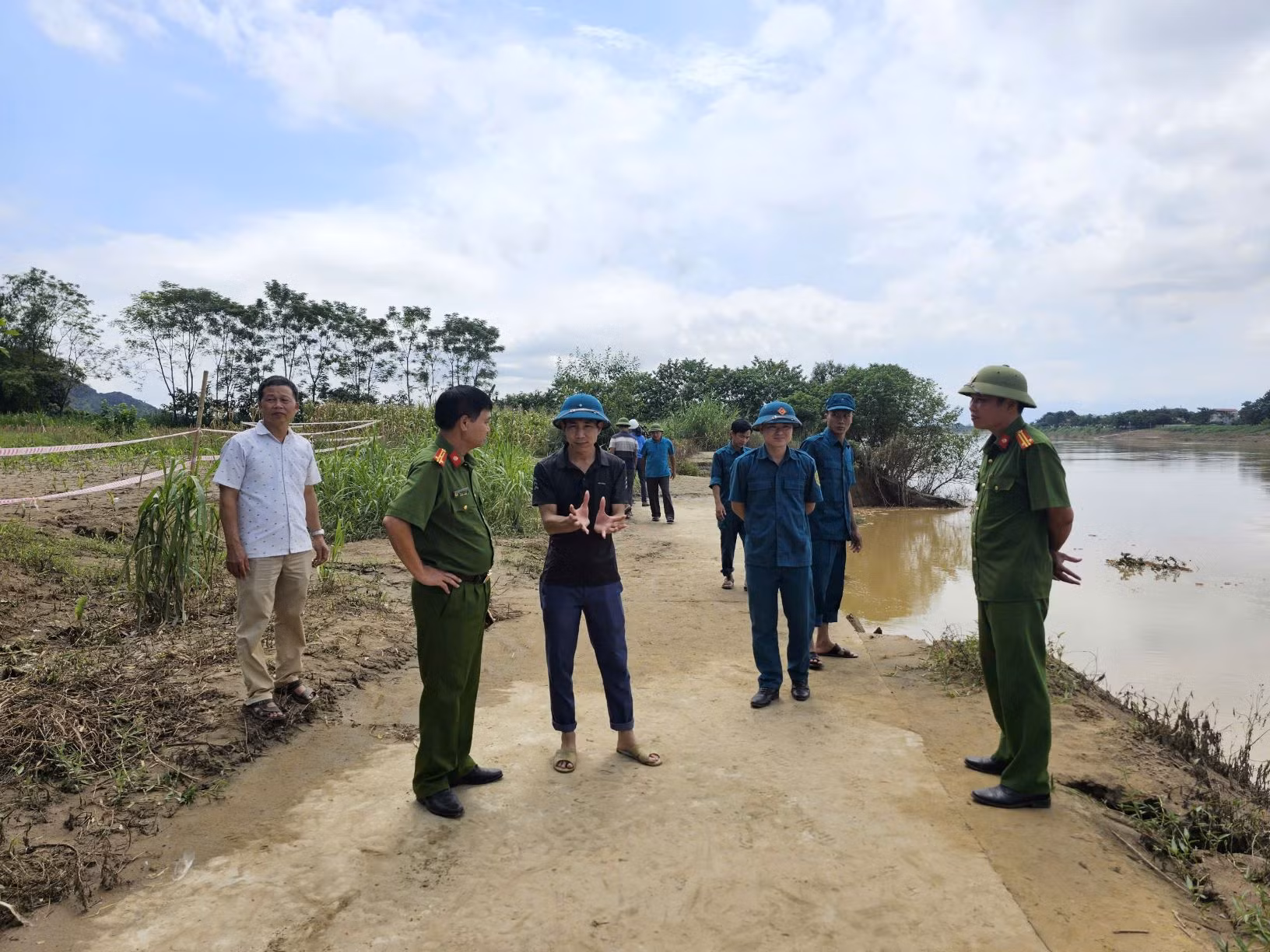 Sạt lở nghiêm trọng bờ sông Mã, đoạn qua xã Ninh Giang, huyện Vĩnh Lộc, tỉnh Thanh Hoá -0