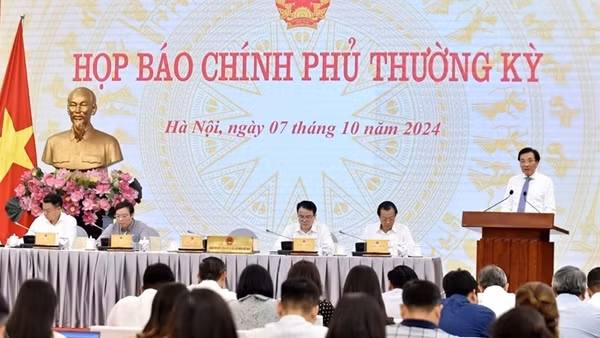 Lý giải nguyên nhân giá bất động sản tăng và phương án tuyển sinh lớp 10