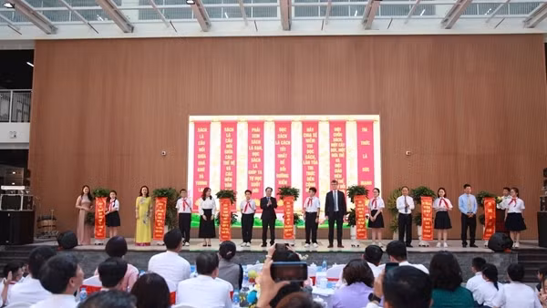 Sự phát triển của công nghệ đang làm giảm thói quen đọc sách của nhiều người