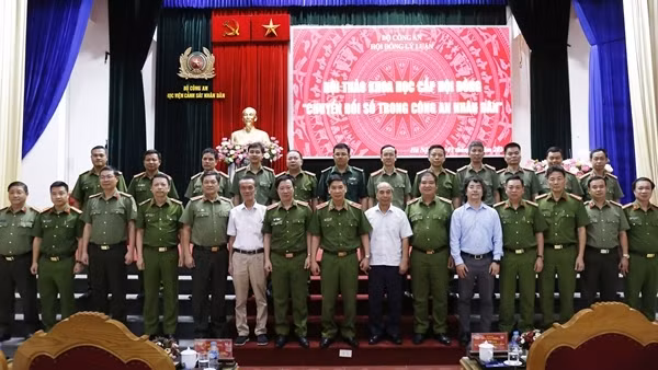 Đẩy mạnh chuyển đổi số đáp ứng yêu cầu ngày càng cao của công tác Công an