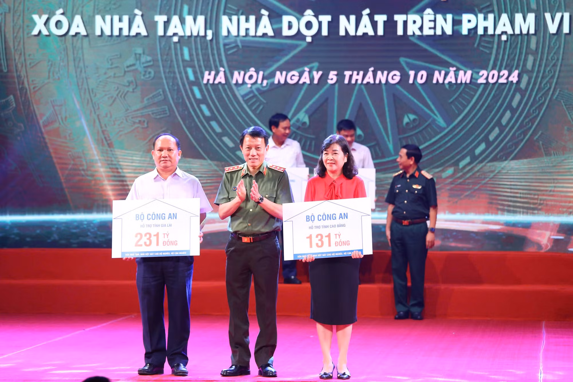 Phát động cao điểm 450 ngày đêm xoá nhà dột, nhà tạm cho người dân cả nước -0