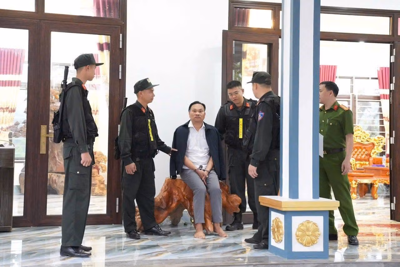 Liên quan đến 3 nhóm tội phạm cộm cán tại Phú Thọ: Bắt nguyên Phó Chủ tịch UBND TP Phúc Yên ảnh 5 Liên quan đến 3 nhóm tội phạm cộm cán trên địa bàn tỉnh Phú Thọ: Bắt nguyên Phó Chủ tịch UBND thành phố Phúc Yên -3