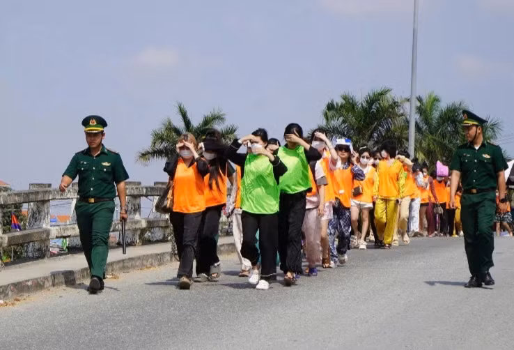 Đồng Tháp: Tiếp nhận 226 công dân từ Vương quốc Campuchia trở về nước -0