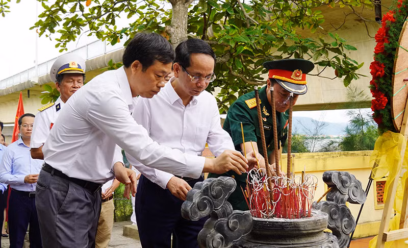 Từ bến sông xưa vọng lại đến công viên tưởng niệm phà Gianh -0