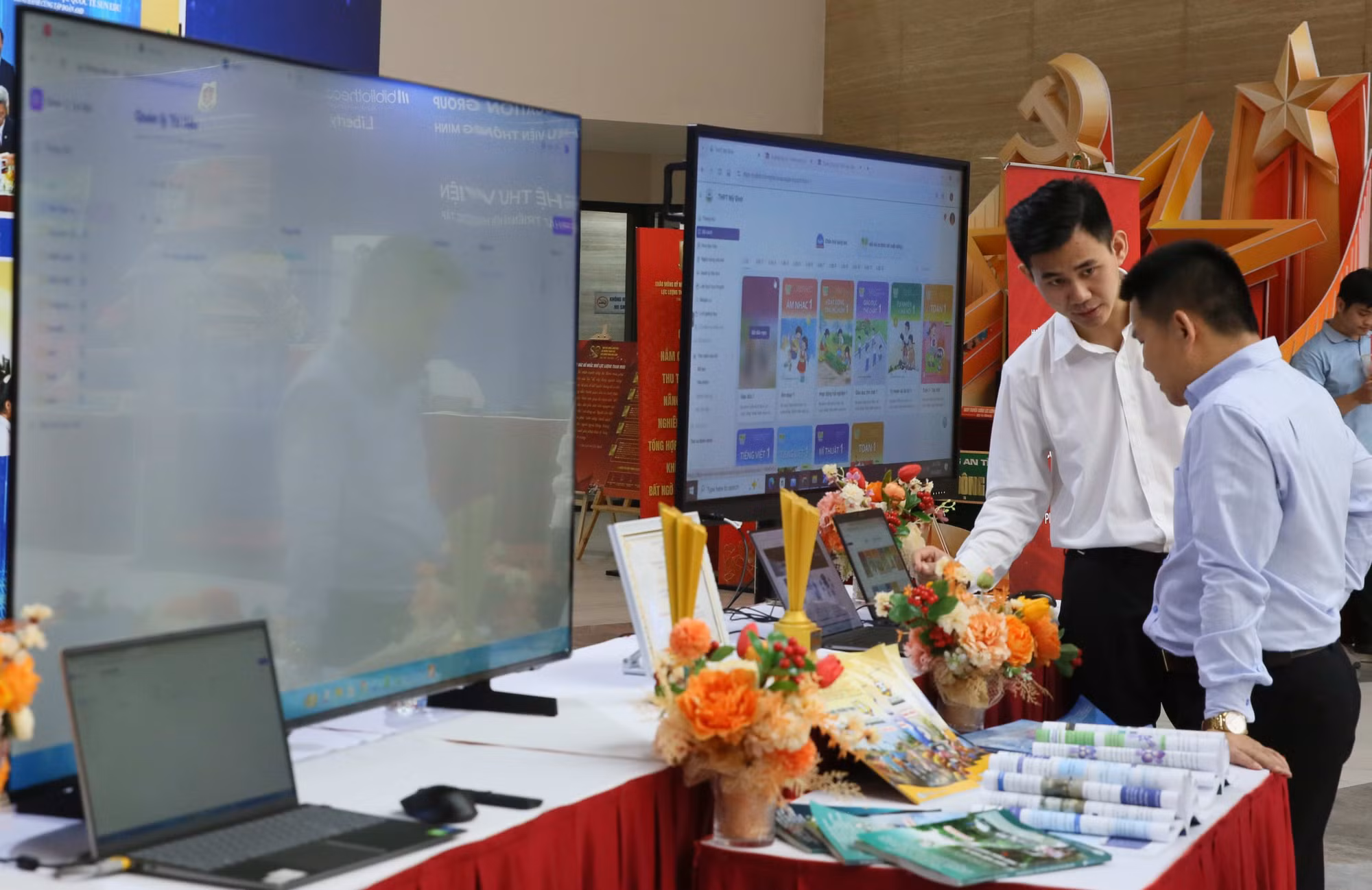Triển lãm sách, công nghệ thư viện, lan toả văn hoá đọc, kết nối tri thức -0