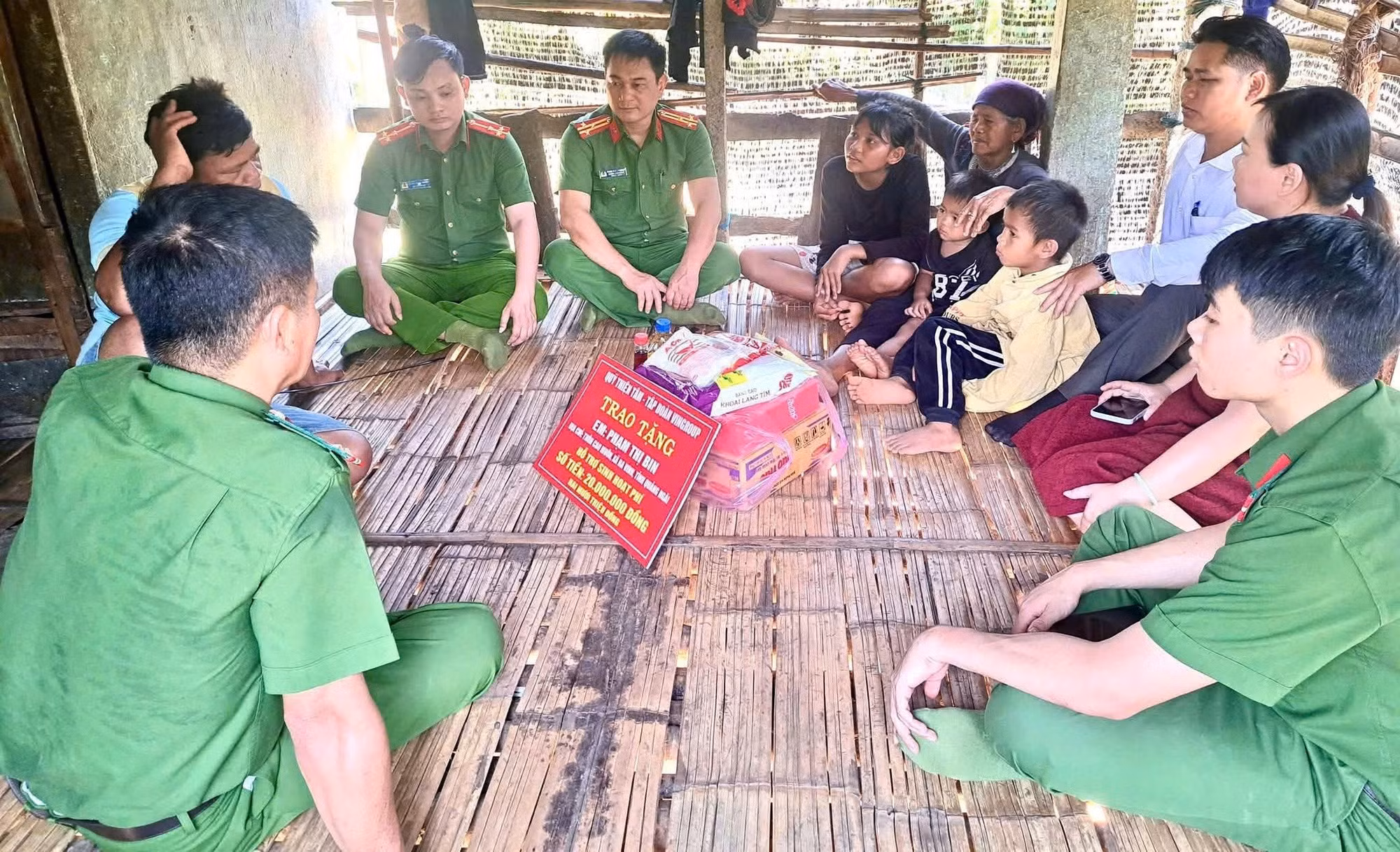 Kỳ cuối: Gần dân để phục vụ tốt nhất - Mệnh lệnh từ con tim -0