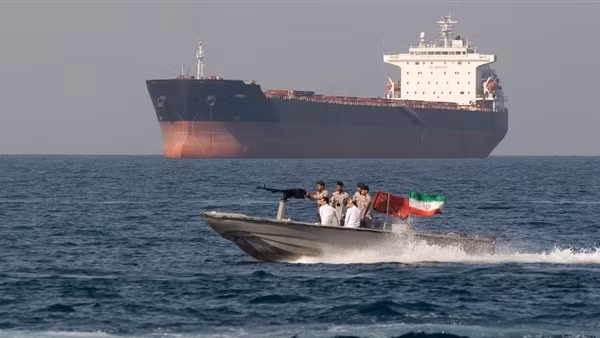 Iran mở cửa eo biển Hormuz