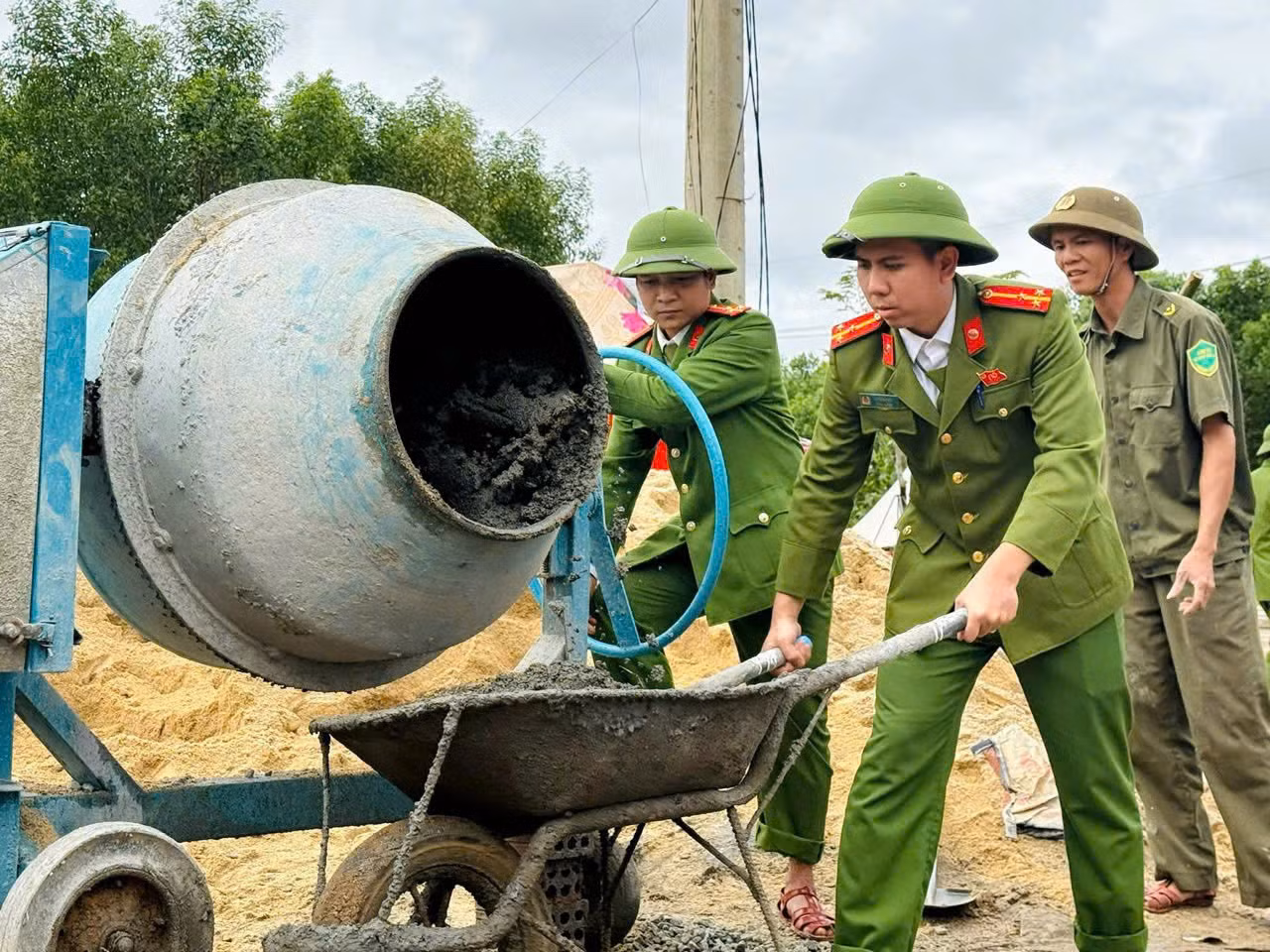 Kỳ cuối: Gần dân để phục vụ tốt nhất - Mệnh lệnh từ con tim -0