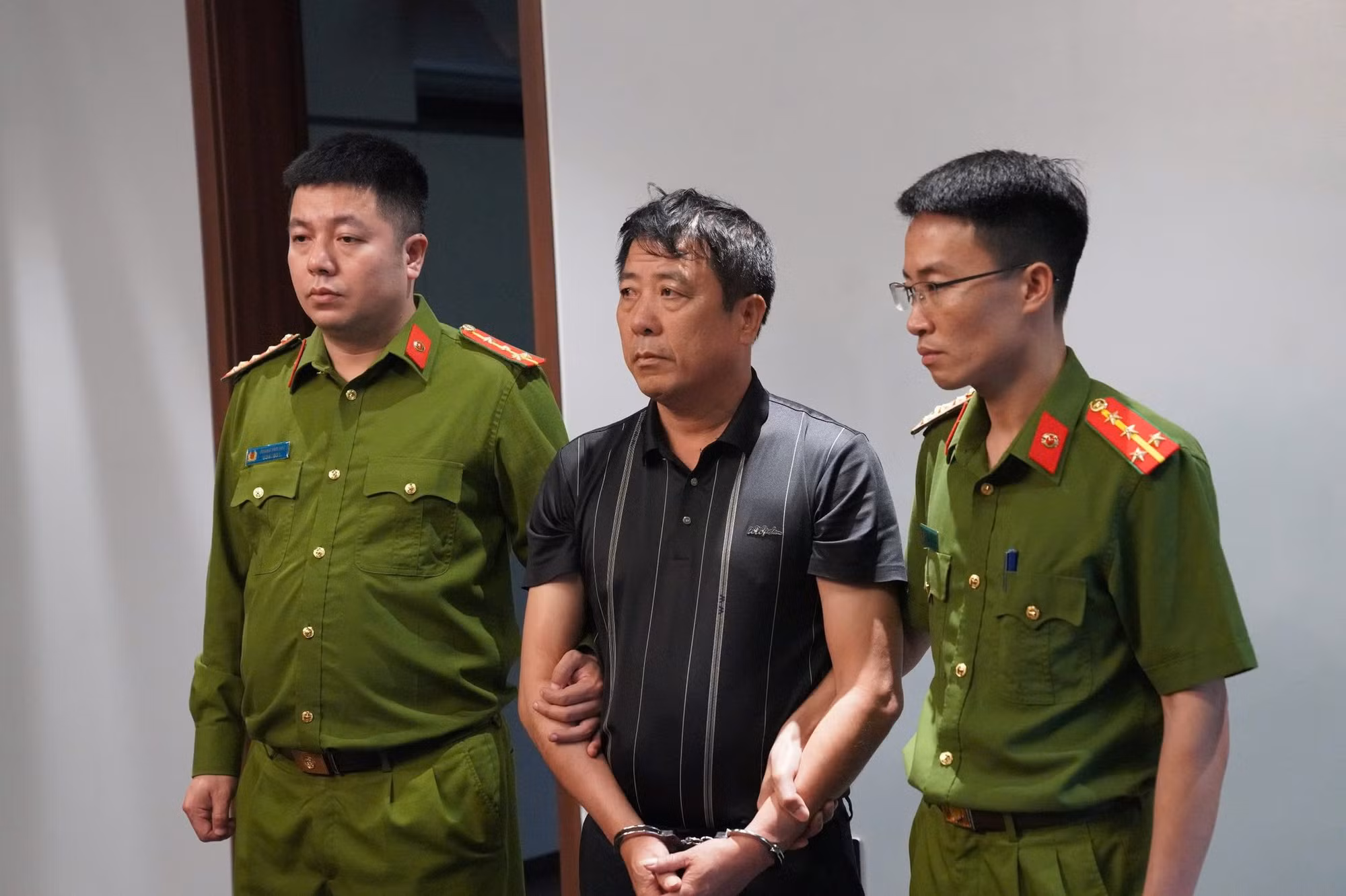 Liên quan đến 3 nhóm tội phạm cộm cán tại Phú Thọ: Bắt nguyên Phó Chủ tịch UBND TP Phúc Yên ảnh 3 Liên quan đến 3 nhóm tội phạm cộm cán trên địa bàn tỉnh Phú Thọ: Bắt nguyên Phó Chủ tịch UBND thành phố Phúc Yên -1