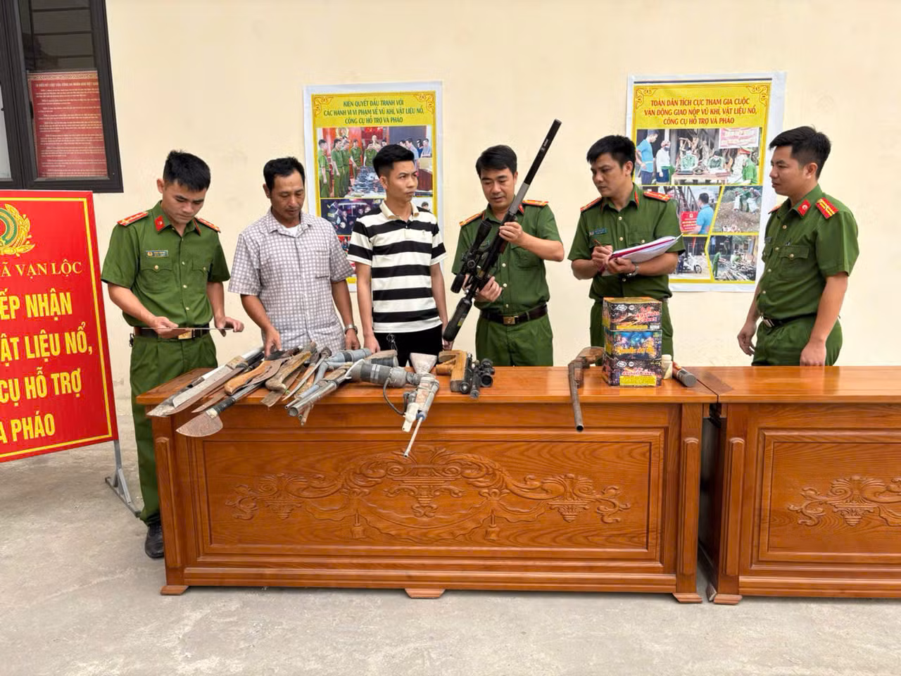 Thu hồi vũ khí góp phần “làm sạch” nguy cơ tiềm ẩn ngay từ cơ sở -0