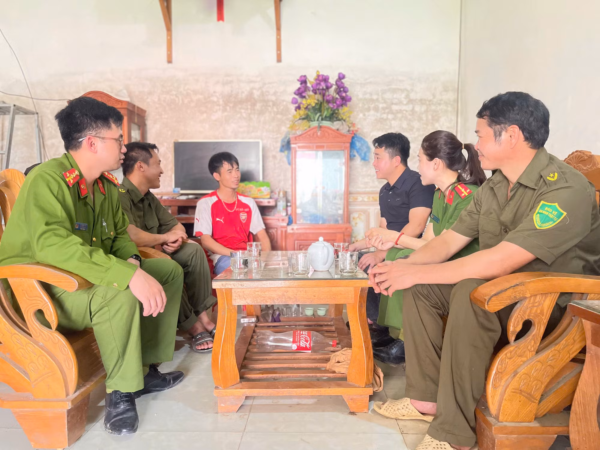 Gõ cửa từng nhà, đẩy lùi ma túy ở Nam Tuấn -0