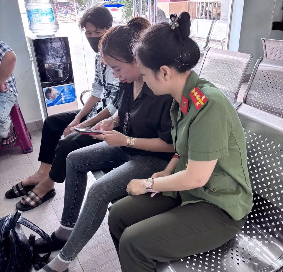Lan tỏa hình ảnh đẹp người chiến sĩ Công an cơ sở trong cao điểm thi đua “Ba nhất” -1