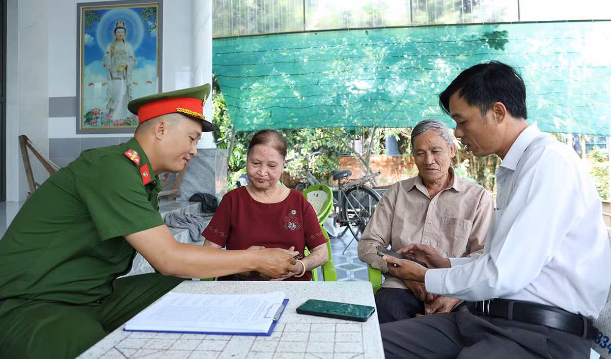 Công an phường “cửa ngỏ” tỉnh An Giang có nhiều cách làm hay trong phòng, chống tội phạm -0