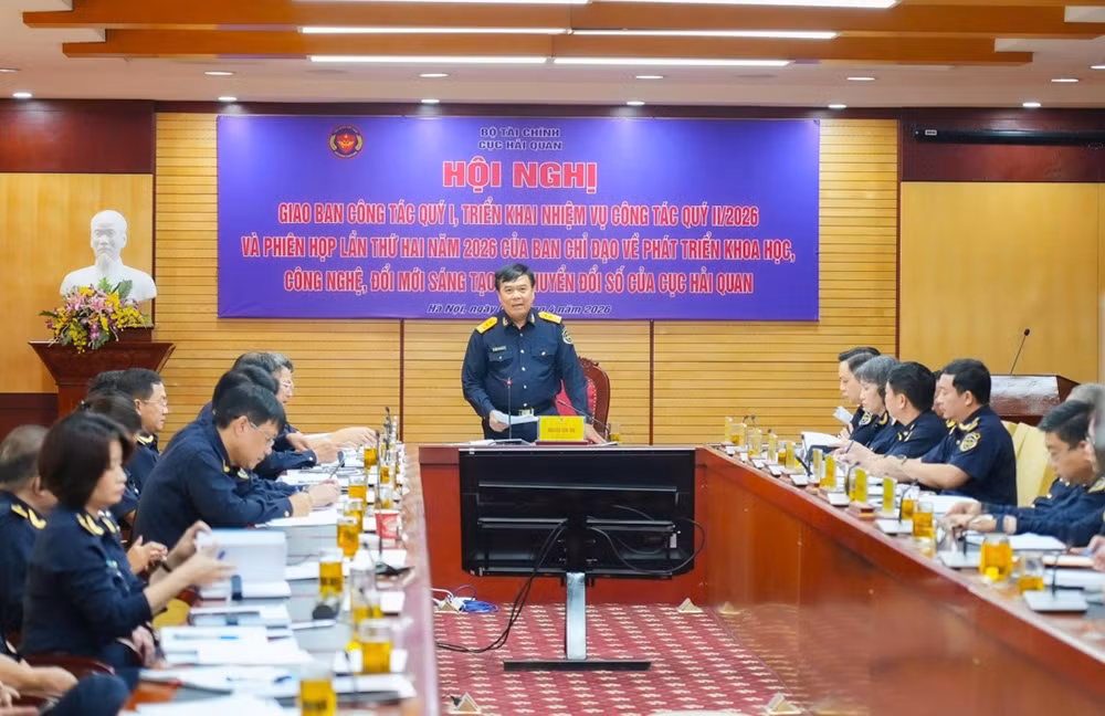 hon-41000-truy-cap-chatbot-ai-cua-hai-quan-20260407081325.jpg -0