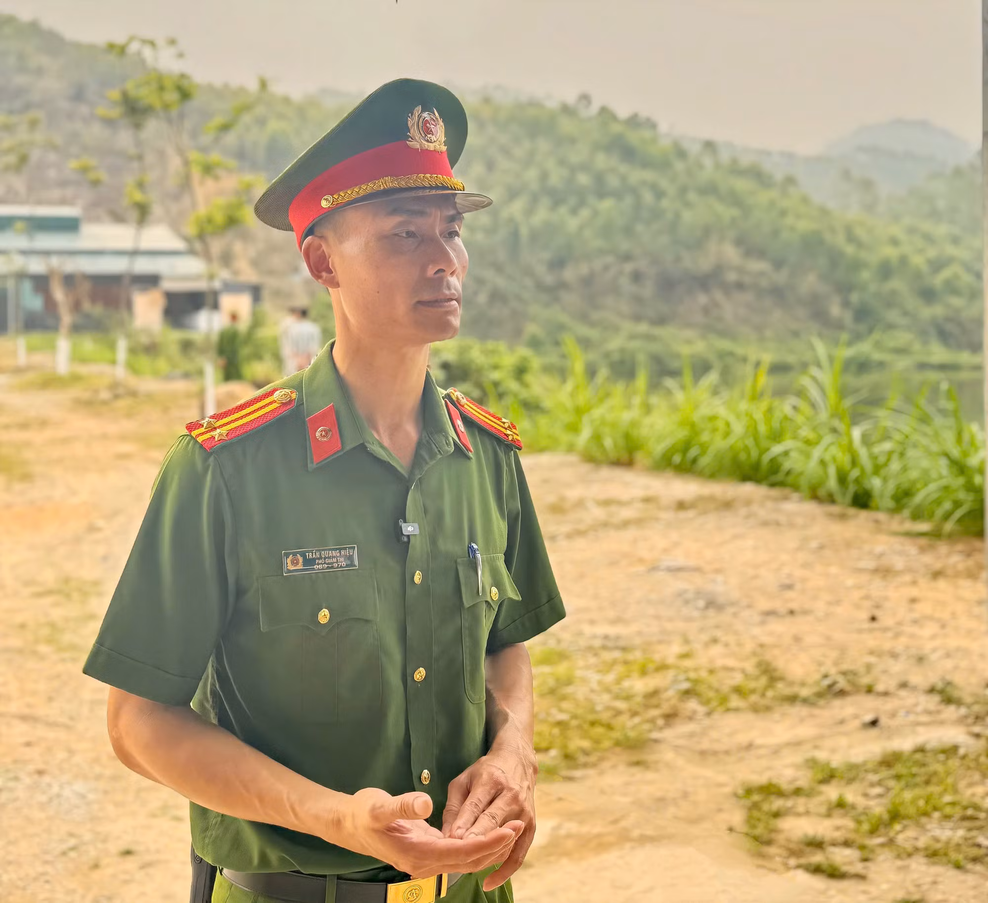 Khi quản lý bằng mệnh lệnh, cảm hoá bằng tình người -1