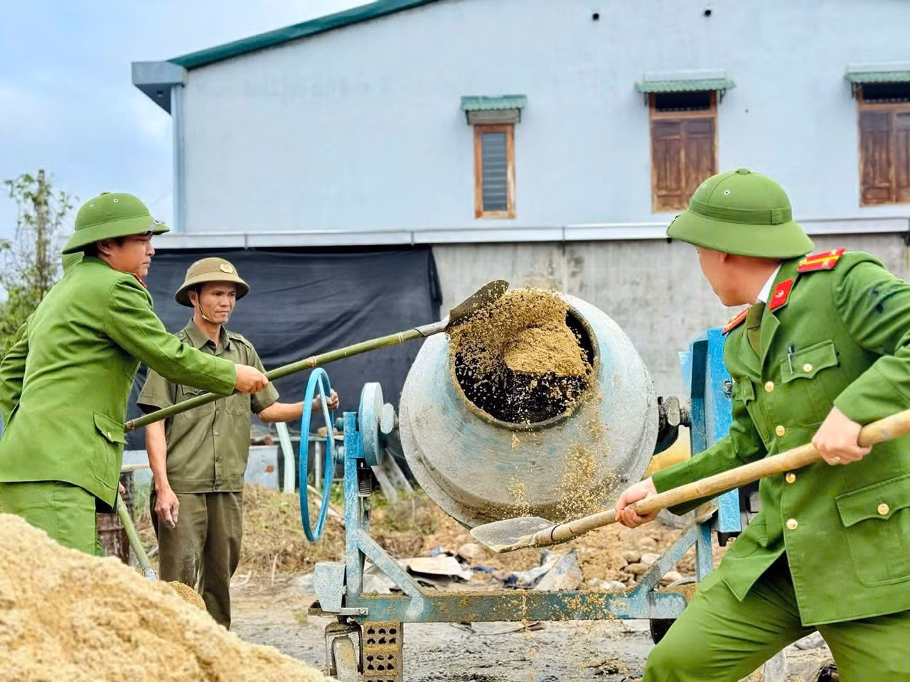 Kỳ cuối: Gần dân để phục vụ tốt nhất - Mệnh lệnh từ con tim -0