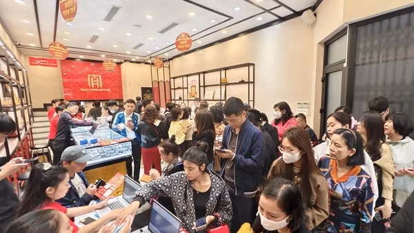 11 doanh nghiệp nộp hồ sơ xin sản xuất vàng miếng, nhập khẩu vàng, giá vàng có "hạ nhiệt"?