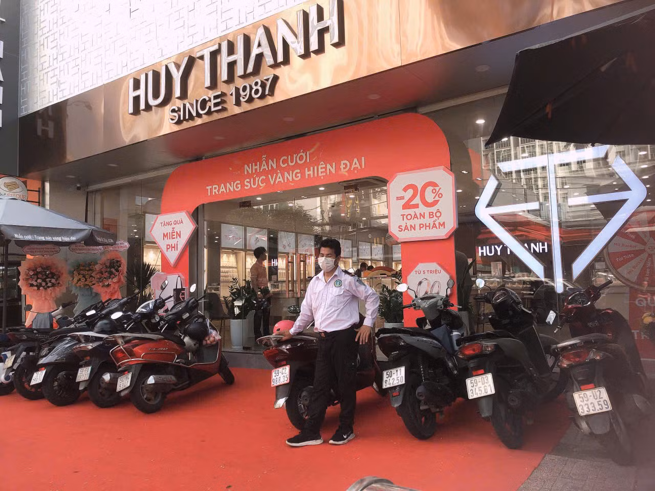 Vàng bạc đá quý Huy Thành bị thanh tra, xử phạt -0