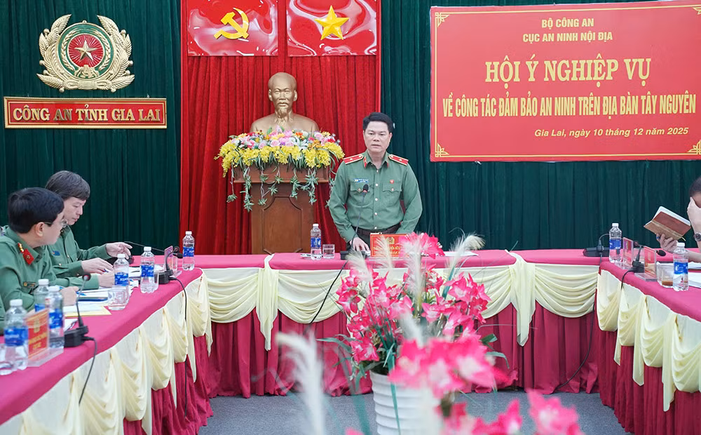 cong an noi dia.jpg -1