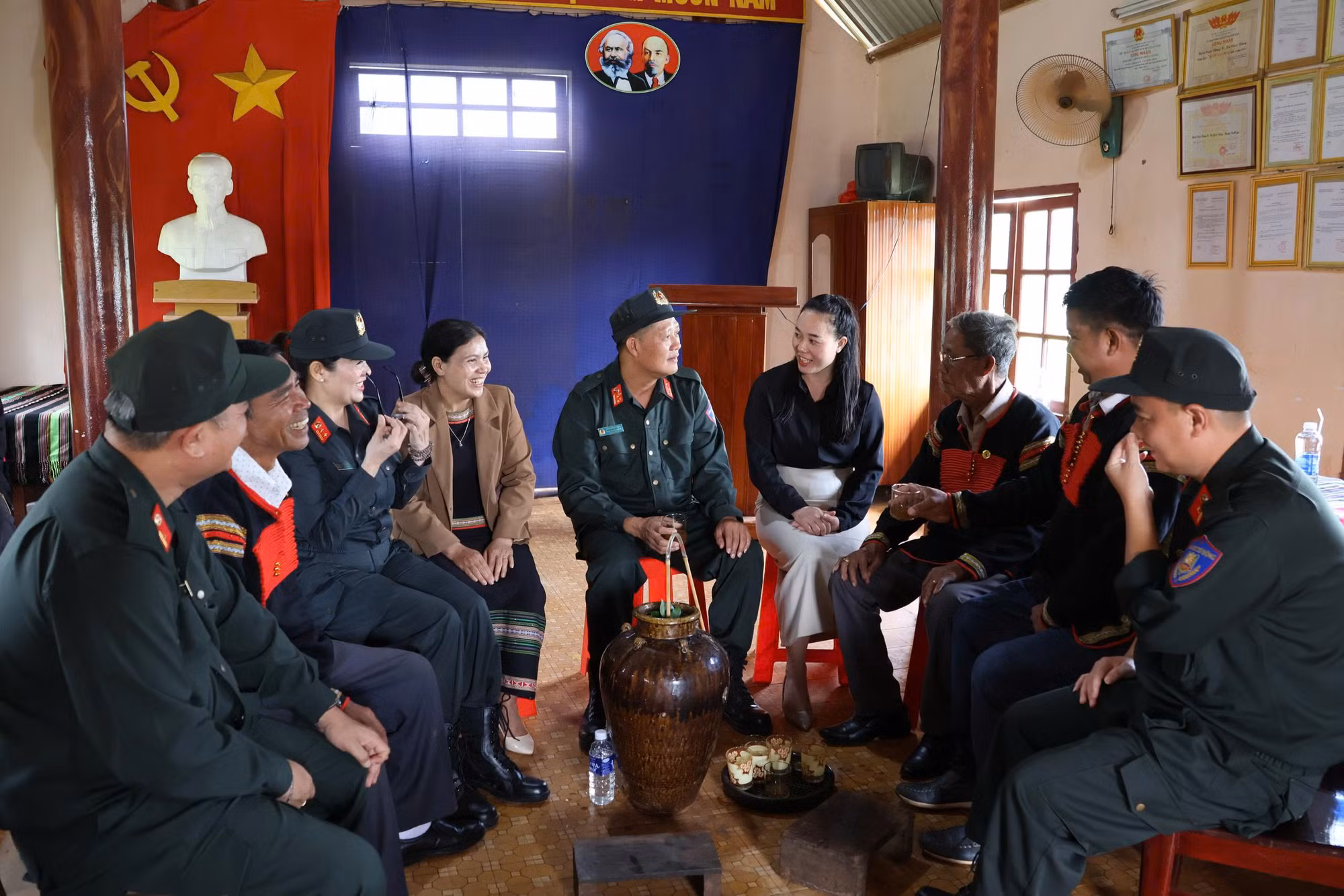 “Lá chắn thép” góp phần giữ vững bình yên Tây Nguyên ảnh 7 25 năm xứng danh “Lá chắn thép” giữa đại ngàn -0
