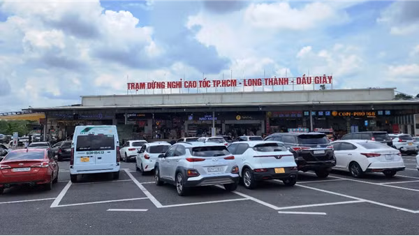 Trước 30/4 phải hoàn thành tiến độ trạm dừng nghỉ trên cao tốc Bắc-Nam