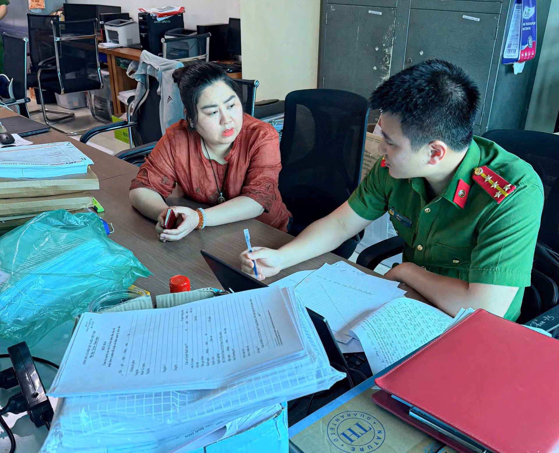 Liên quan đến 3 nhóm tội phạm cộm cán tại Phú Thọ: Bắt nguyên Phó Chủ tịch UBND TP Phúc Yên ảnh 9 Liên quan đến 3 nhóm tội phạm cộm cán trên địa bàn tỉnh Phú Thọ: Bắt nguyên Phó Chủ tịch UBND thành phố Phúc Yên -4