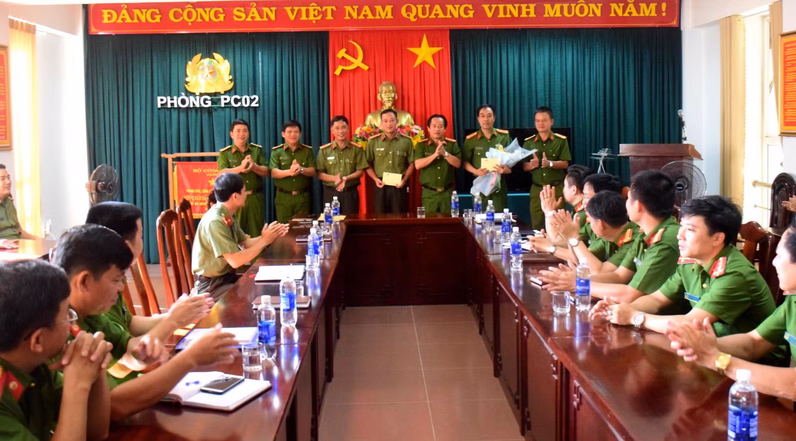 “Lá chắn” thầm lặng bảo vệ bình yên cho Cố đô Huế -0