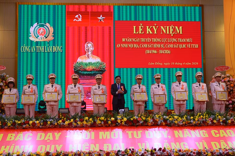 Nhiều tập thể, cá nhân Công an tỉnh Lâm Đồng được khen thưởng vì thành tích xuất sắc -0