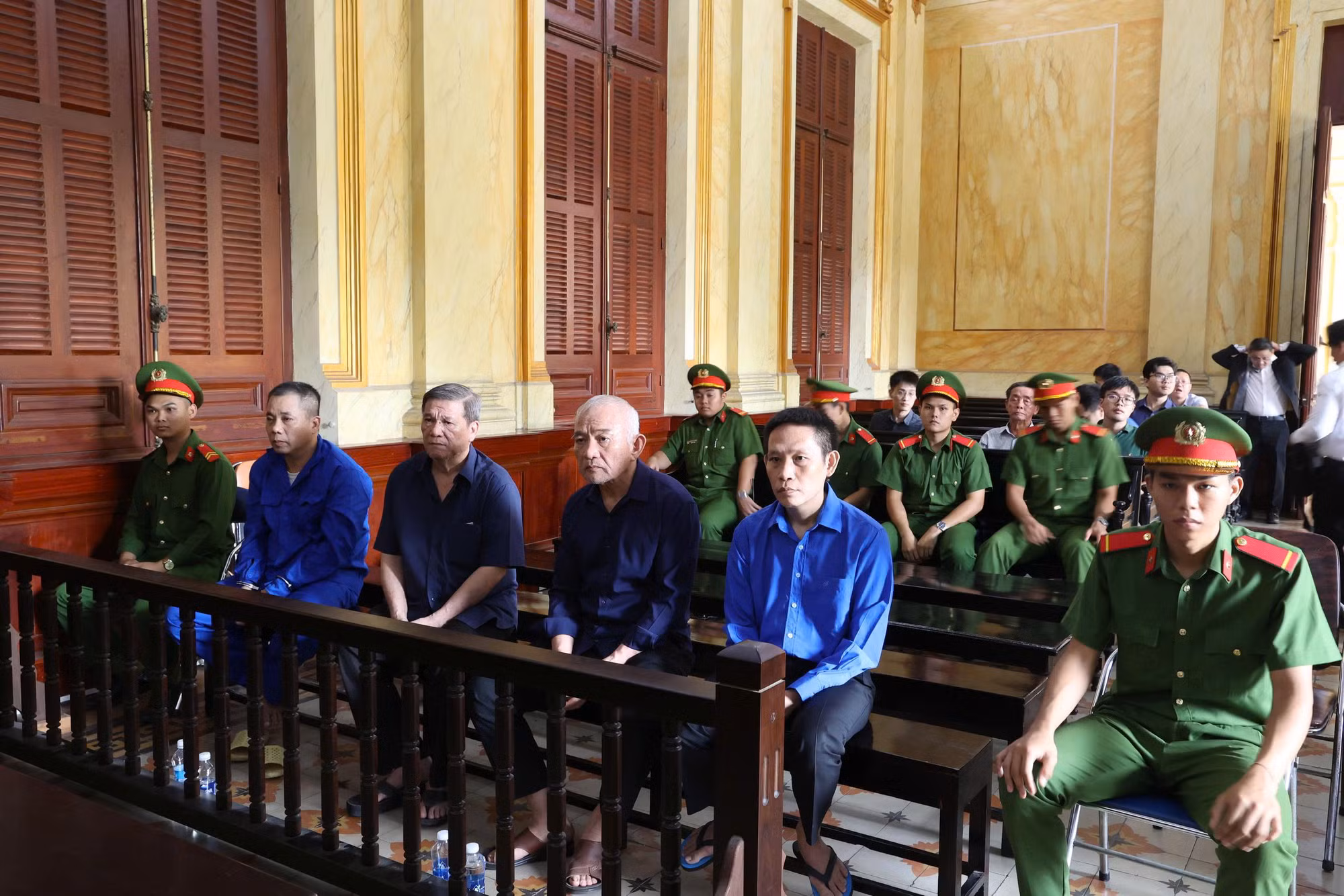Xét xử vụ án sai phạm tín dụng gây thiệt hại hơn 1.000 tỷ đồng -0
