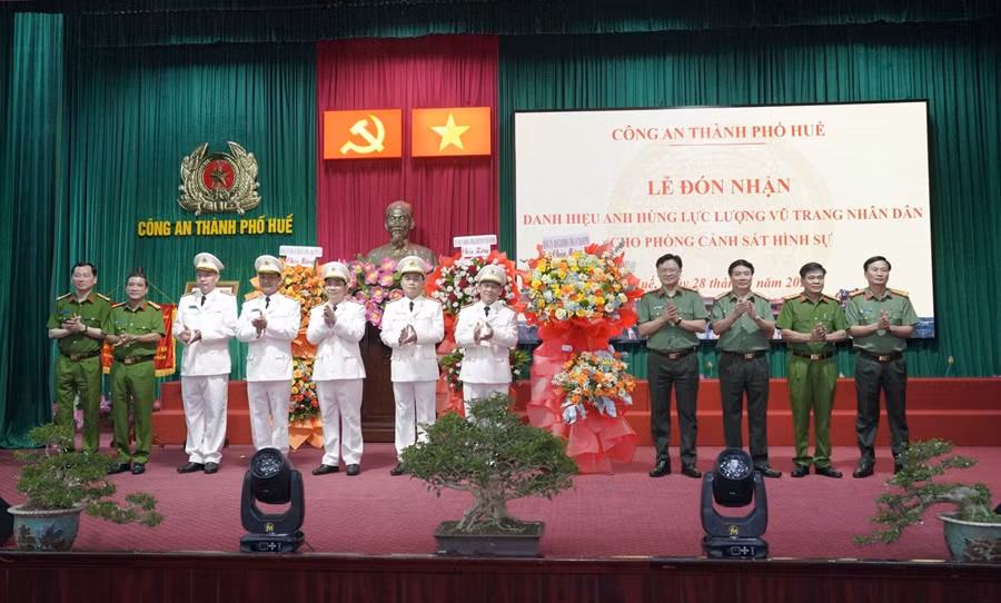 “Lá chắn” thầm lặng bảo vệ bình yên cho Cố đô Huế -0