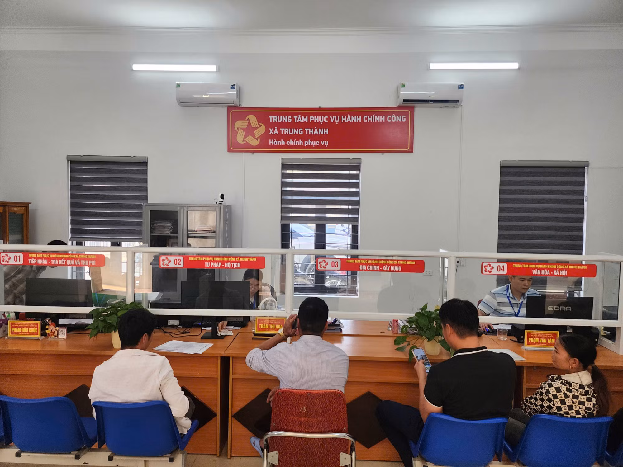 Gỡ “nút thắt” thiếu cán bộ ở cơ sở -0