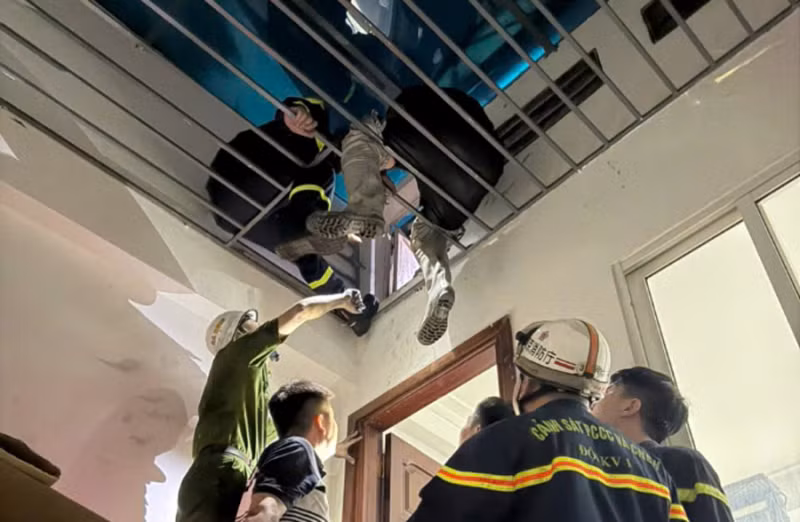 Những “mũi phản ứng nhanh” luôn trong trạng thái cứu người, dập lửa -0