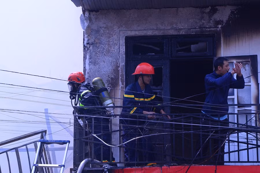 Cháy lớn giữa khu dân cư trung tâm Đà Lạt -0