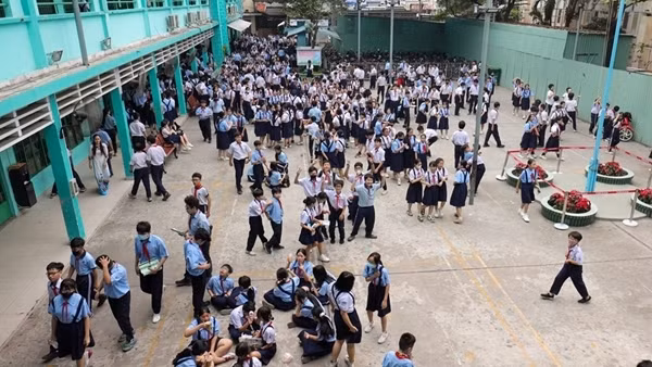 Sau vụ hàng trăm học sinh ngộ độc: Các trường lân cận tạm dừng ăn bán trú