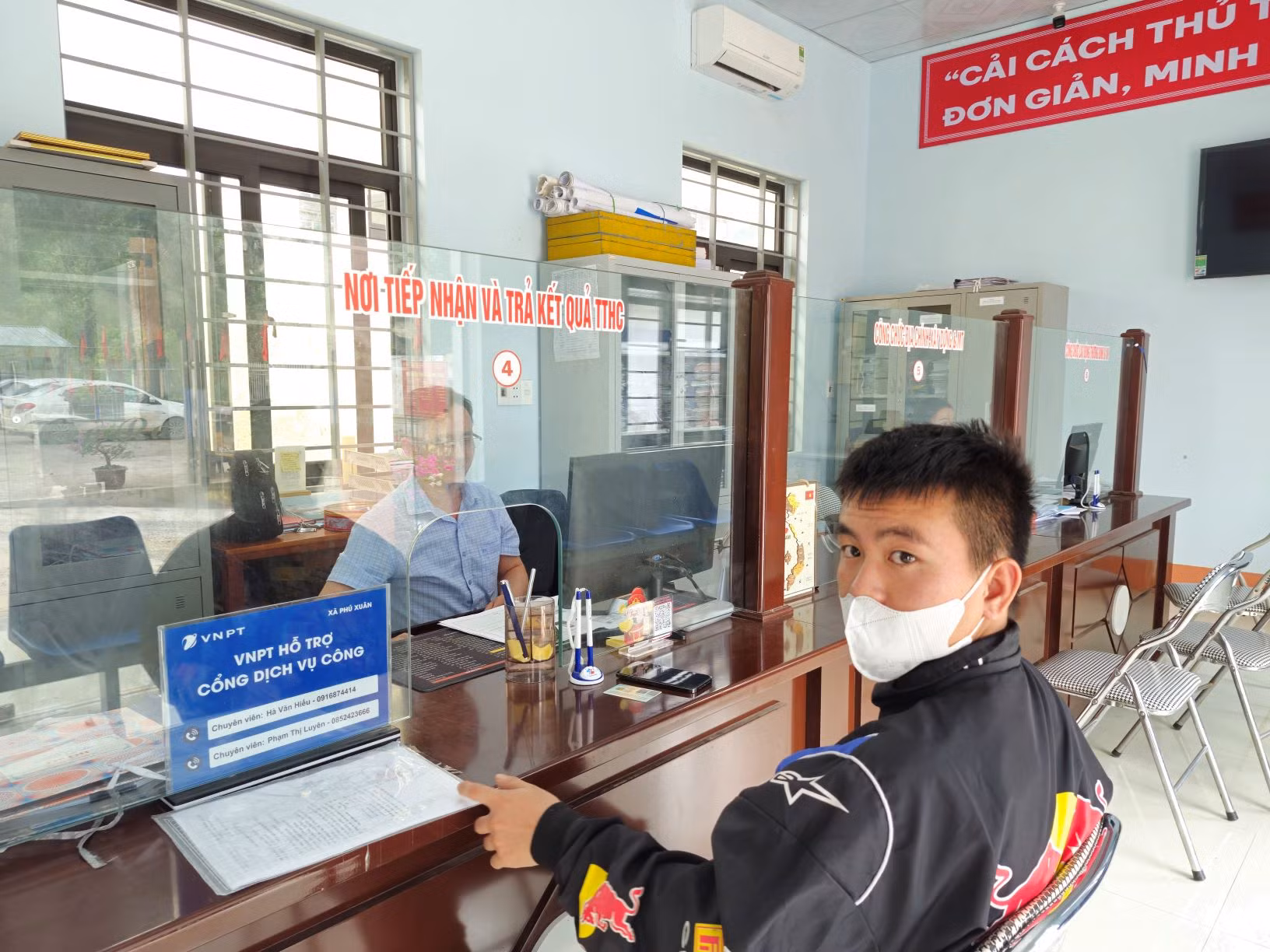 Gỡ “nút thắt” thiếu cán bộ ở cơ sở -0