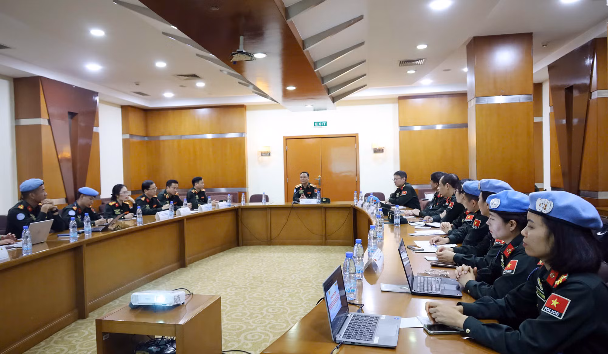Xúc động cuộc gặp mặt của đồng chí Thứ trưởng với lực lượng Việt Nam ở Phái bộ MINUSCA -0