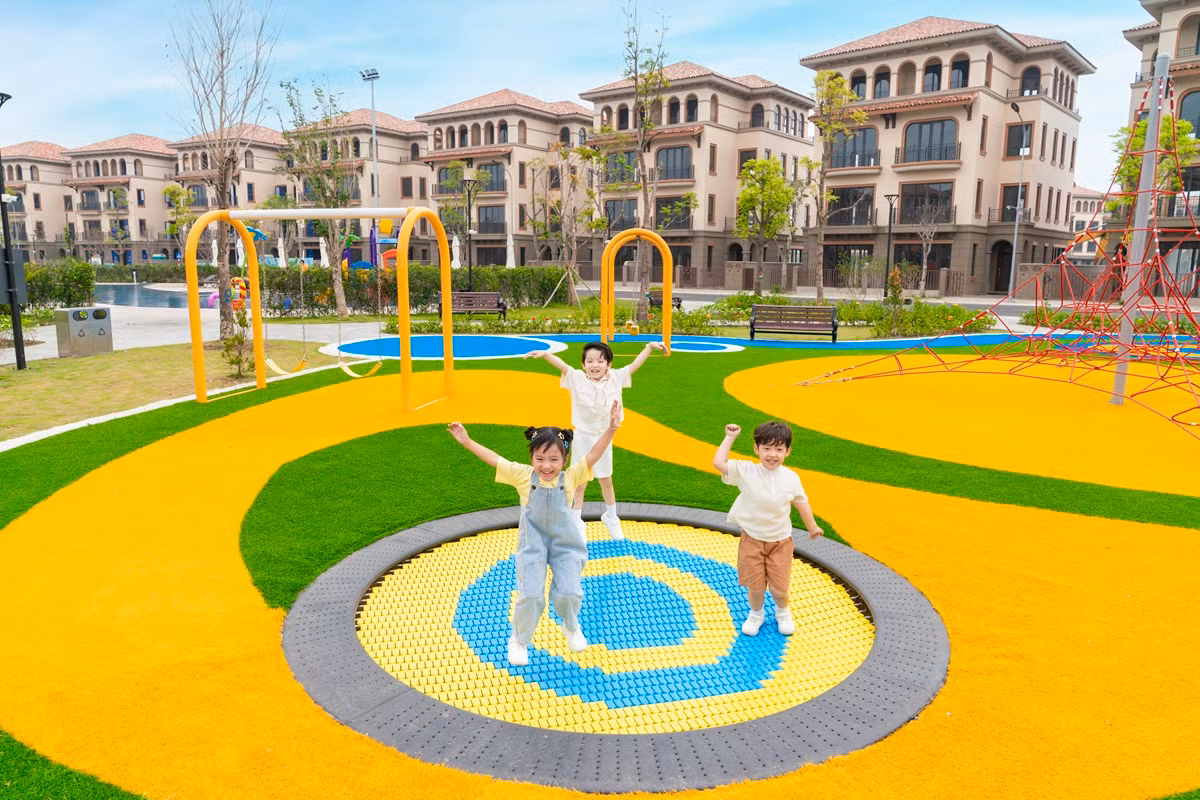 Cư dân tiên phong nói về “cuộc đời đáng sống” tại Vinhomes Royal Island -0