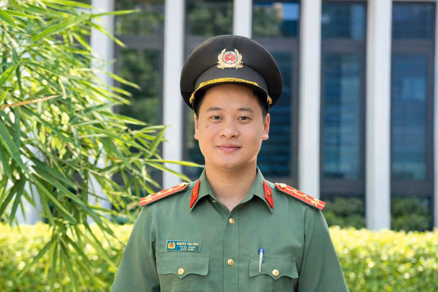 Người chỉ huy trẻ giữ vững “mạch tham mưu” bằng bản lĩnh và trí tuệ -0
