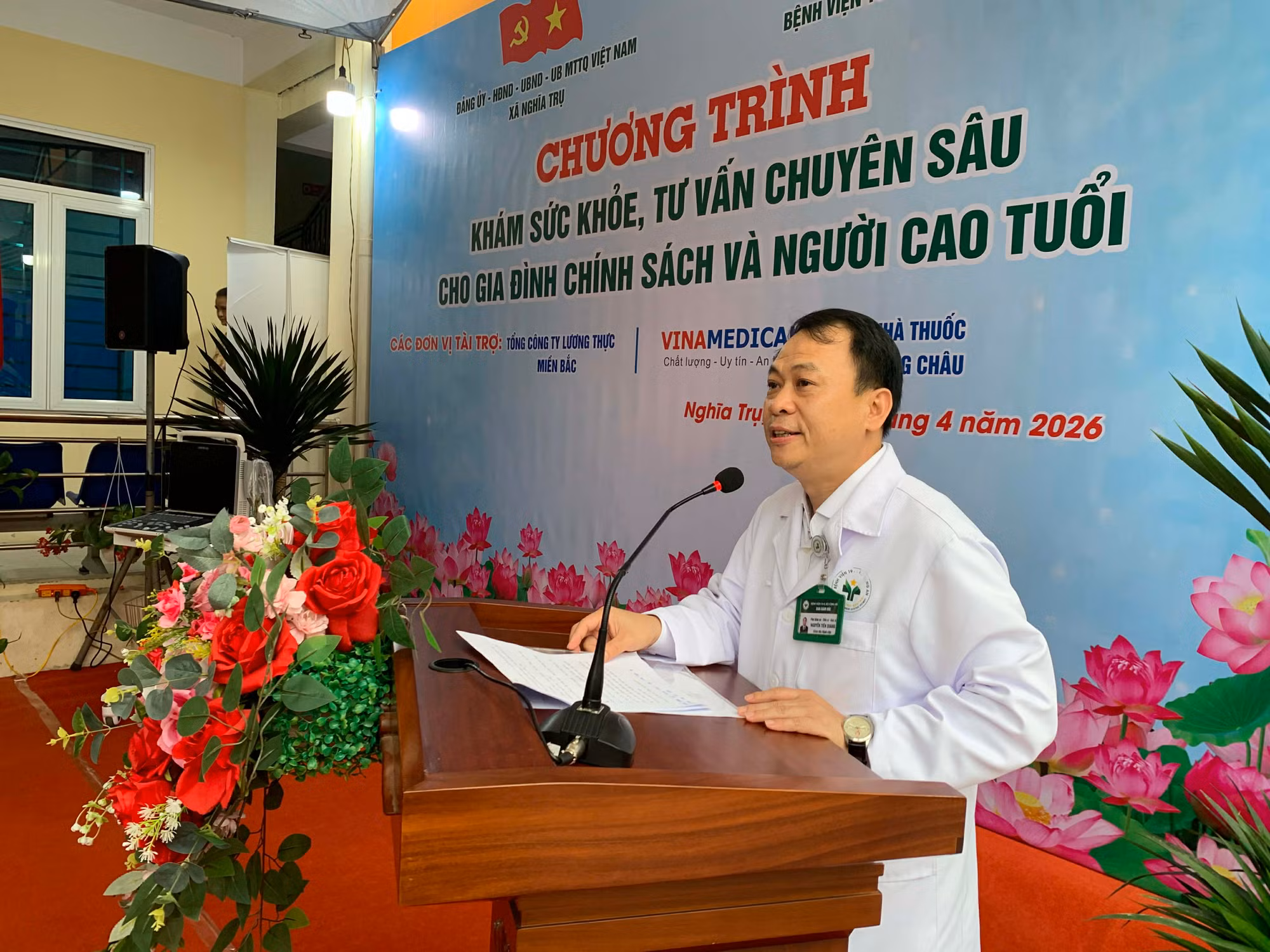 Bệnh viện 19-8 khám bệnh, phát thuốc miễn phí cho gần 300 người cao tuổi xã Nghĩa Trụ -0
