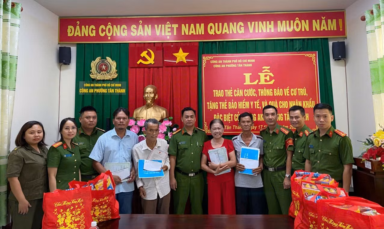 Lan tỏa hình ảnh đẹp người chiến sĩ Công an cơ sở trong cao điểm thi đua “Ba nhất” -0