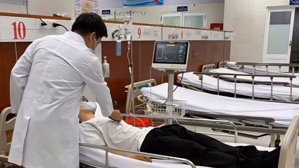 11 công nhân nhập viện cấp cứu sau bữa trưa có cá biển