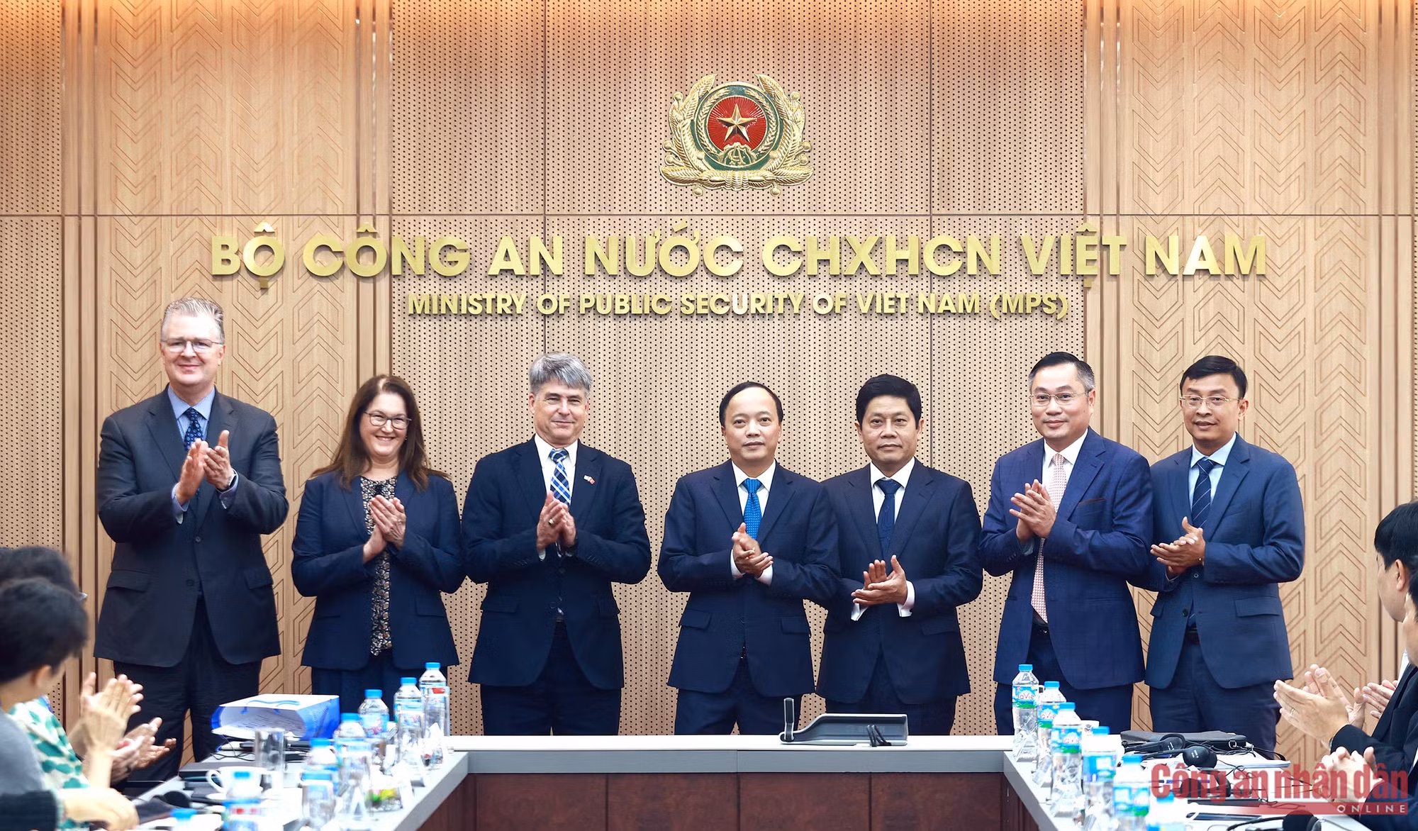 Bộ Công an mở rộng không gian hợp tác với doanh nghiệp Hoa Kỳ -0