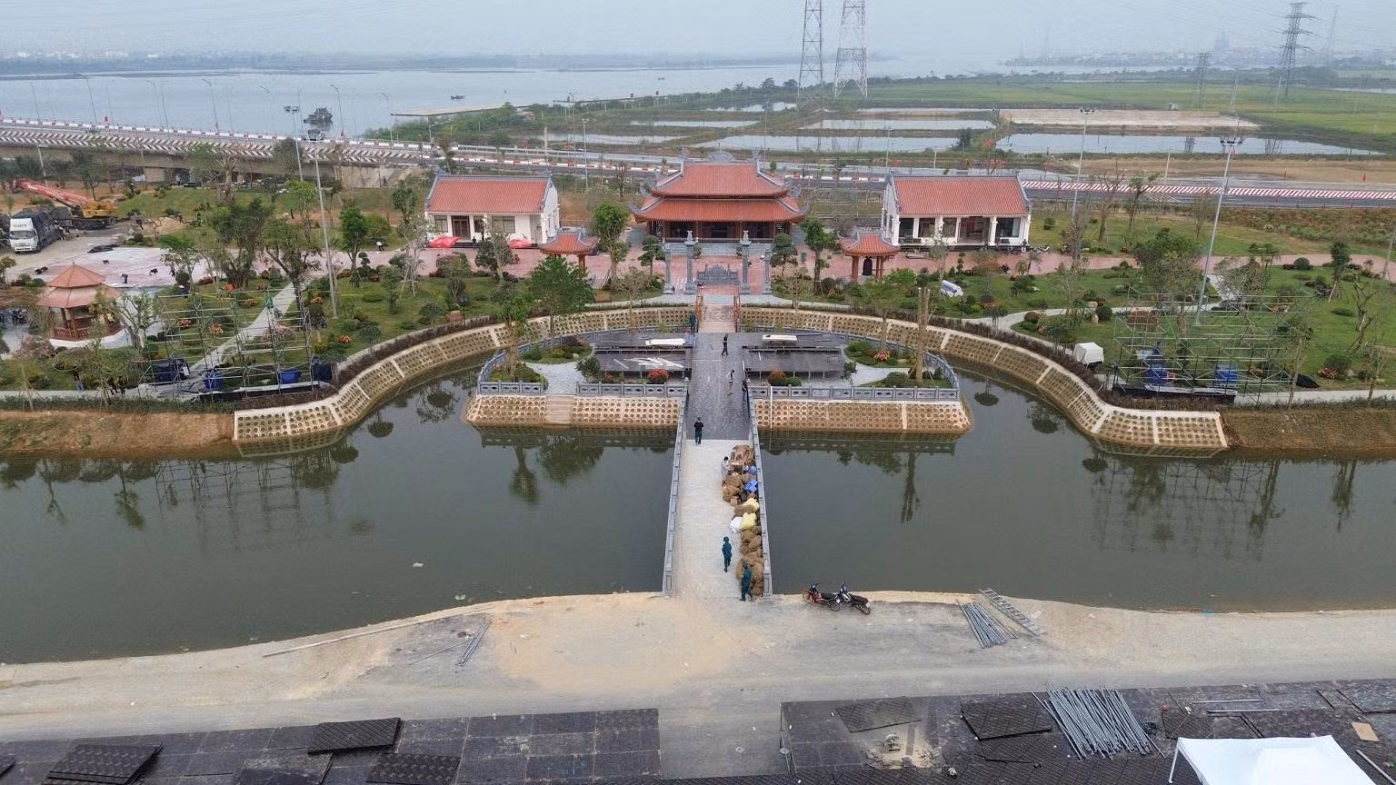 Từ bến sông xưa vọng lại đến công viên tưởng niệm phà Gianh -0