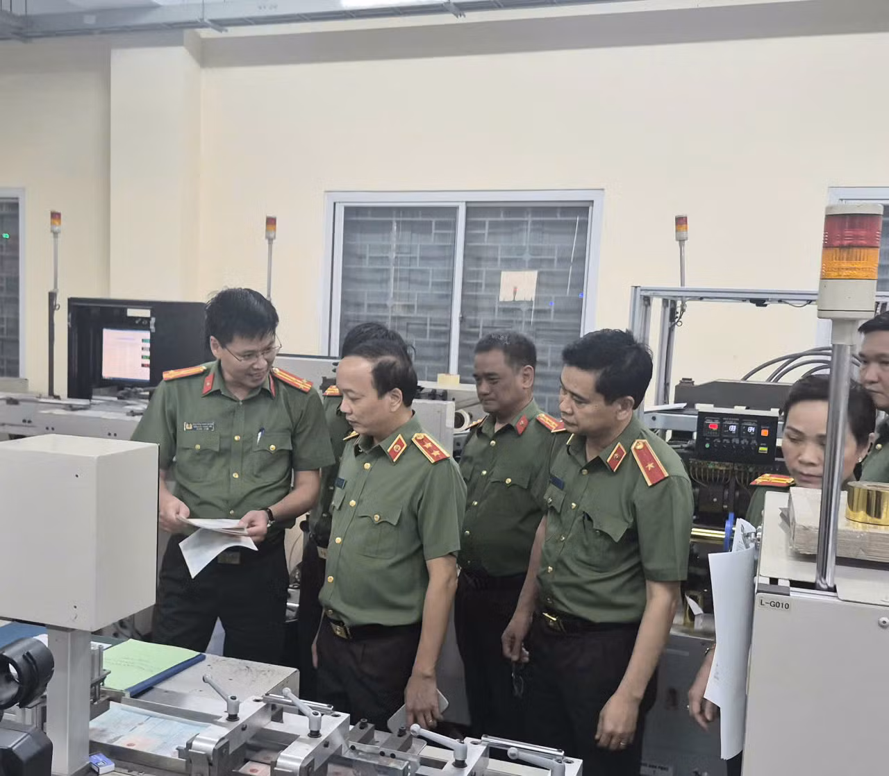 Khuyến khích cơ chế thu hút nhân tài trong lĩnh vực nghiên cứu, sản xuất tài liệu bảo mật, bảo an ảnh 10 Khuyến khích cơ chế thu hút nhân tài, các chuyên gia giỏi trong lĩnh vực nghiên cứu, sản xuất tài liệu bảo mật, bảo an -0