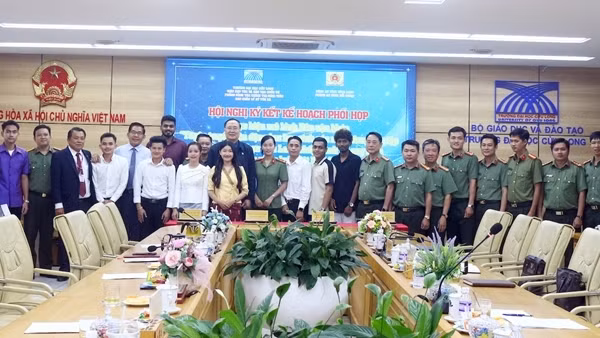 Công an Vĩnh Long tạo điều kiện thuận lợi cho Lưu học sinh các nước học tập tại Trường Đại học Cửu Long