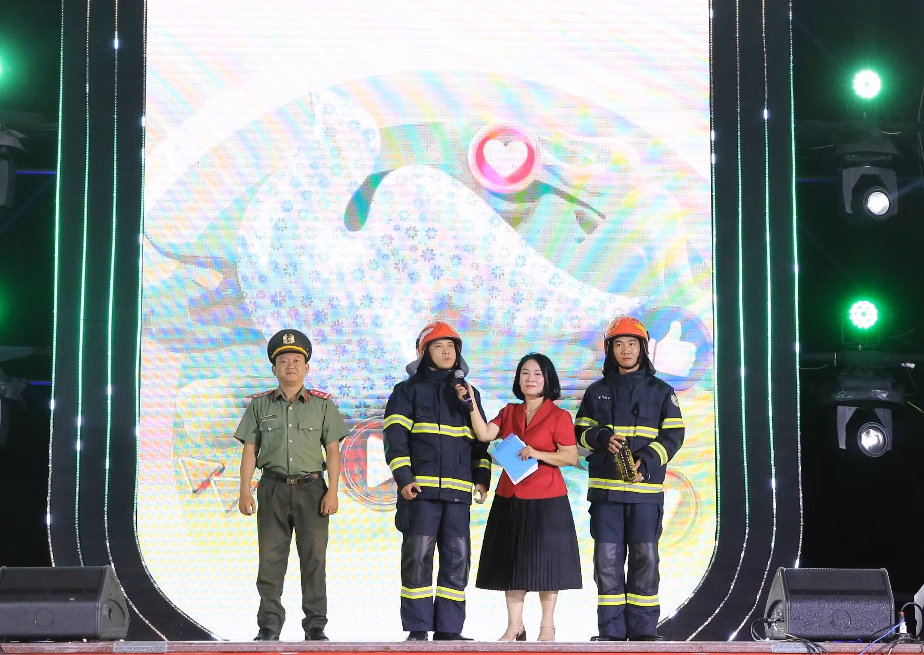 Đại úy Võ Minh Phương, Đại úy Nguyễn Ngọc Hiền và Đại úy Ngô Nguyễn Anh Huy chia sẻ về hành trình từ một tình huống thực tế trở thành một câu chuyện lay động cộng đồng.