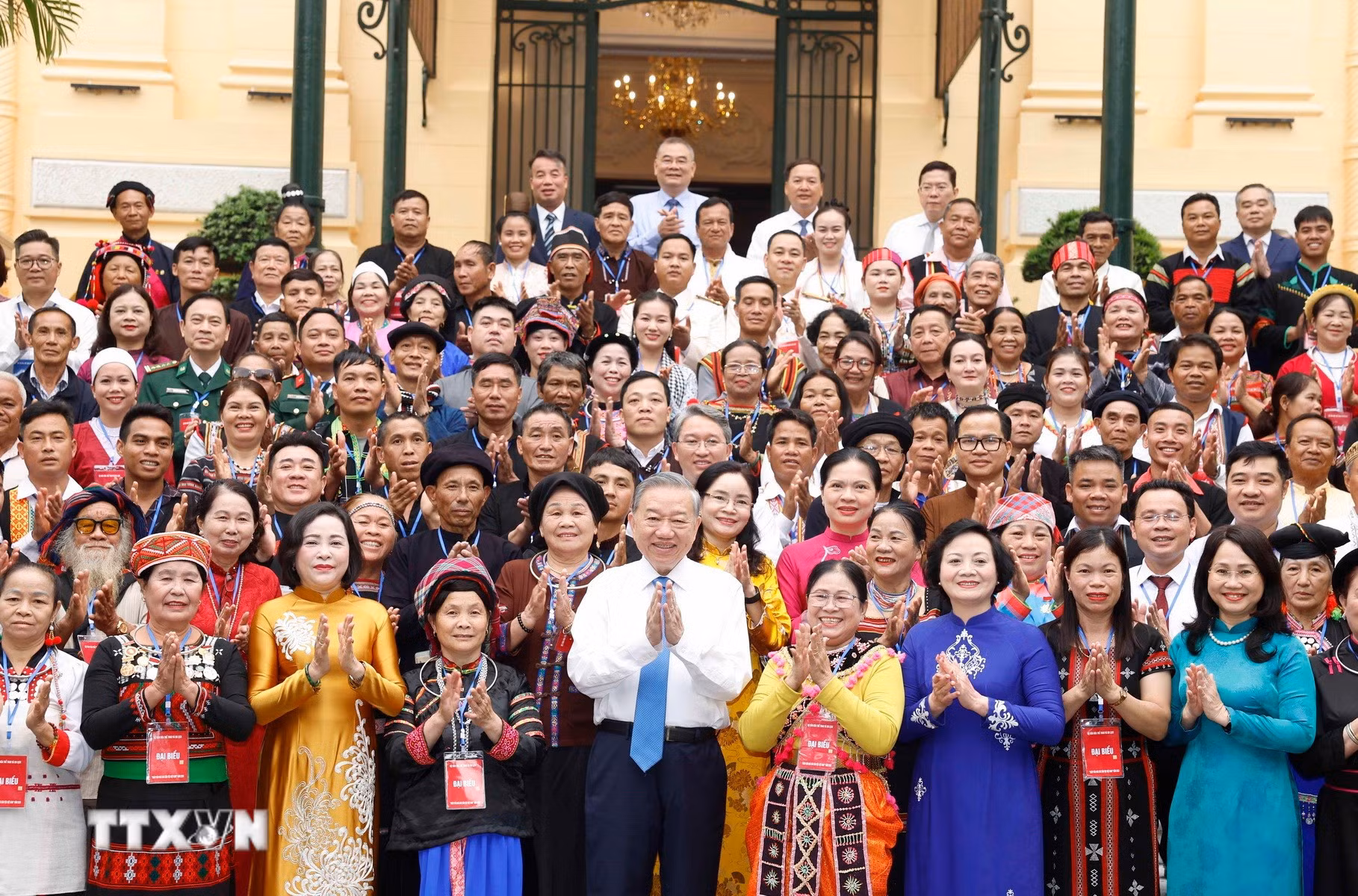 Tổng Bí thư, Chủ tịch nước: Già làng, trưởng bản góp phần củng cố khối đại đoàn kết toàn dân tộc -0