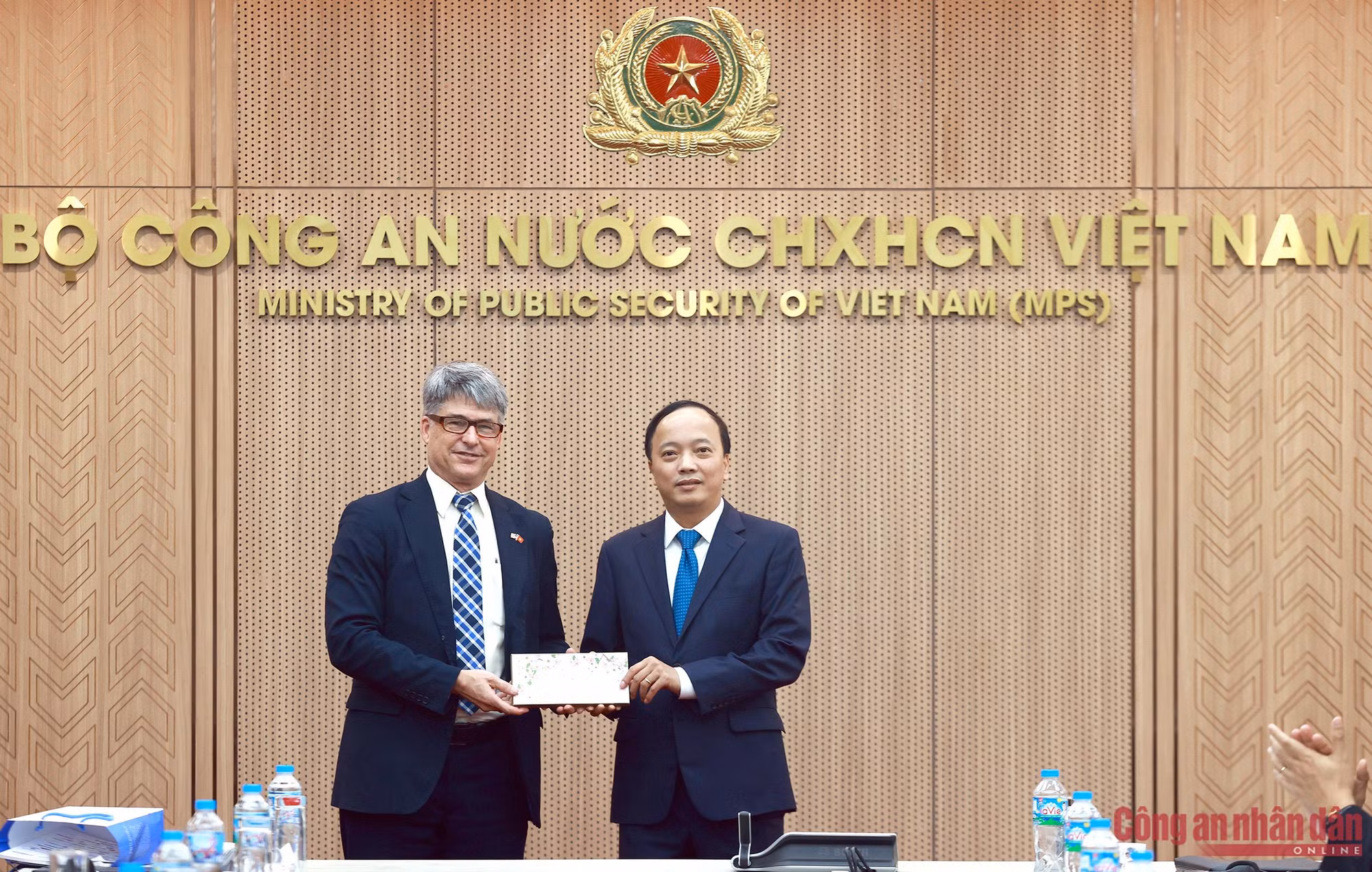 Bộ Công an mở rộng không gian hợp tác với doanh nghiệp Hoa Kỳ -0